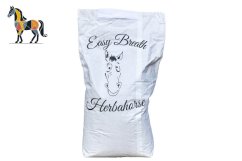 Bylinná zmes, krmivo pre dýchavičné kone pri dýchacích problémoch a astme